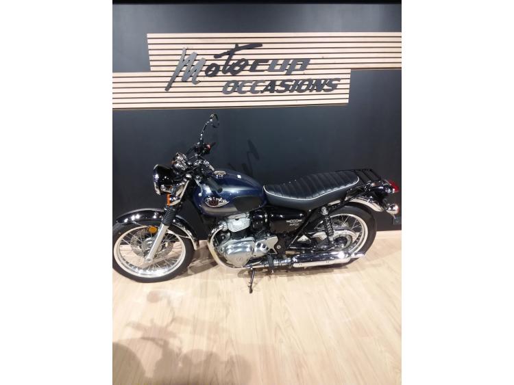  W800 