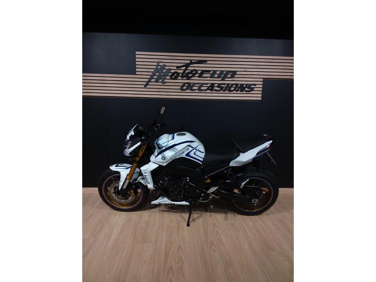 YAMAHA FZ8 R