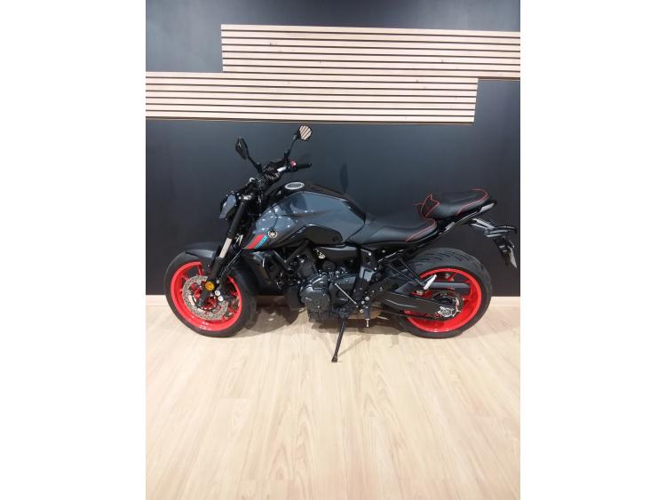 YAMAHA MT-07