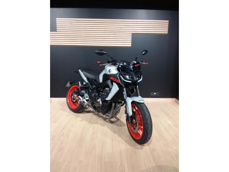 YAMAHA MT-09