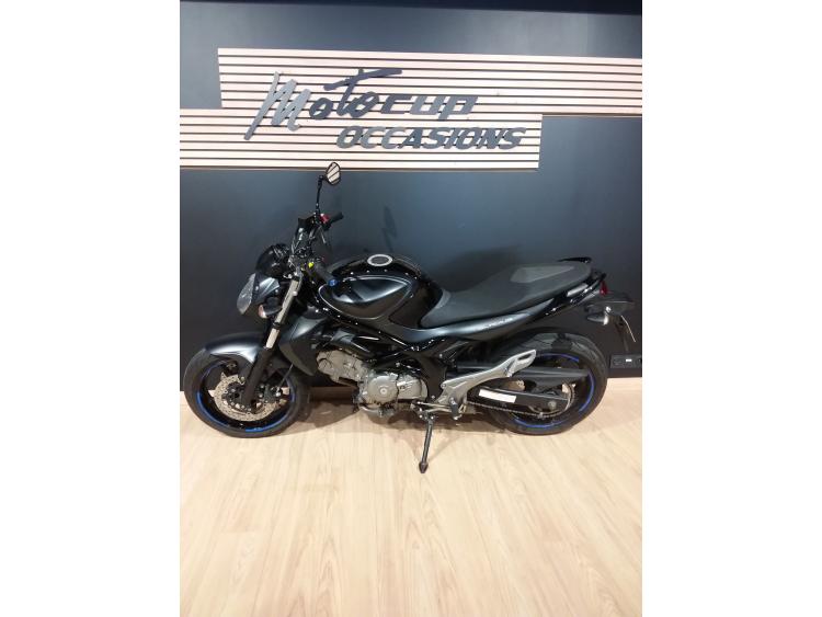 SUZUKI GLADIUS 650